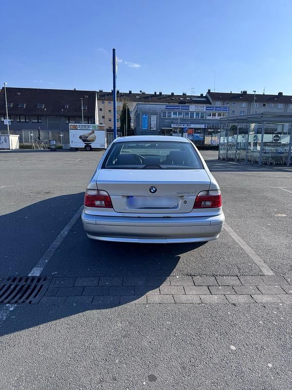 Gebraucht BMW 520 170 PS (125 kW) 2001 Grau Limousine