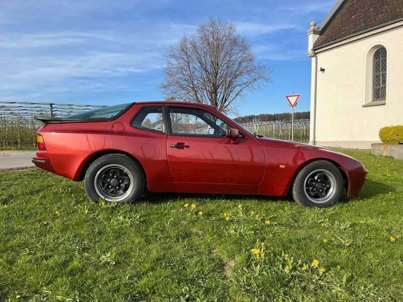 Rot Gebraucht 1983 Porsche 944 Coupé | 18.900 € - Bild 1/4