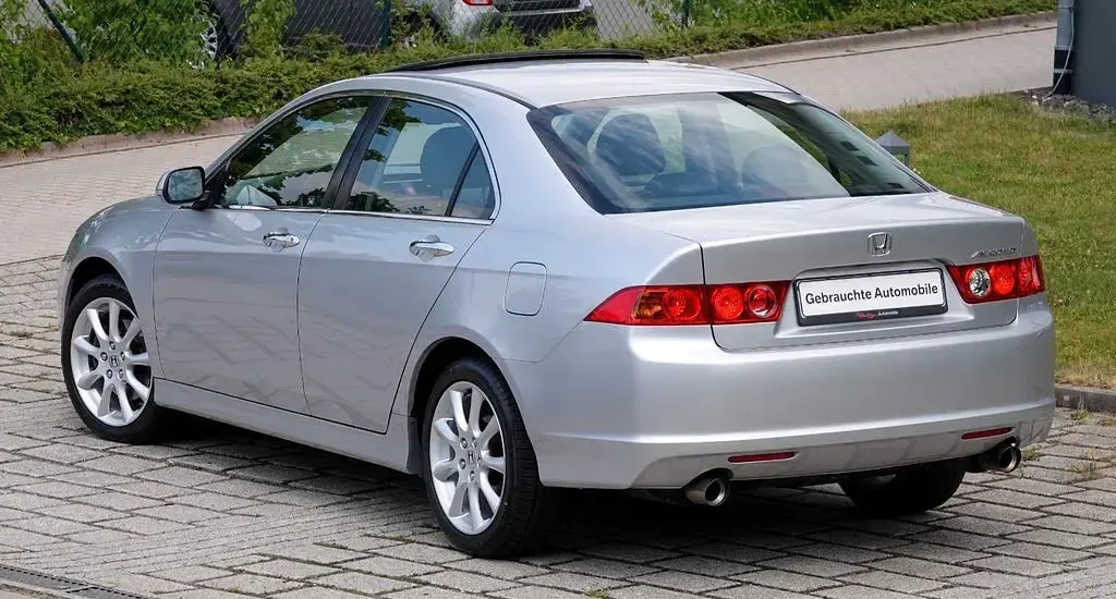 Gebraucht Honda Accord Executive 190 PS (139 kW) 2006 Silber Limousine