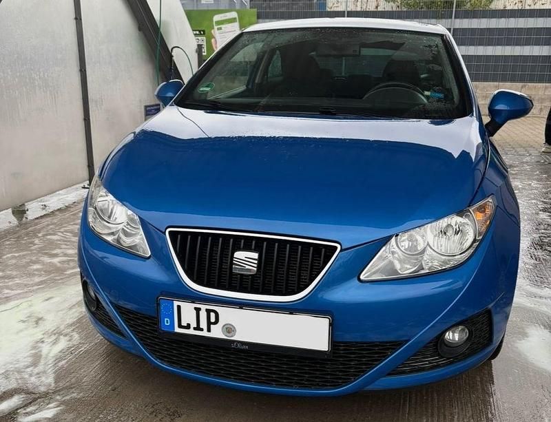 Blau Gebraucht 2010 Seat Ibiza SC Ecomotive Kleinwagen | 4.000 € (Guter Preis) - Bild 1/4