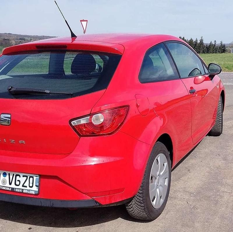 Second-hand Seat Ibiza SC Reference 75 CP (55 kW) 2016 Roșu Hatchback