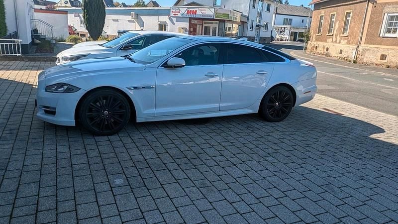 Gebraucht Jaguar XJ R 300 PS (220 kW) 2016 Weiß Limousine