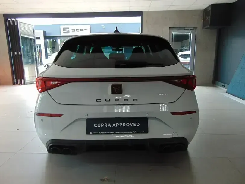 Gebraucht Cupra Leon VZ 301 PS (221 kW) 2024 White (metallic) Limousine