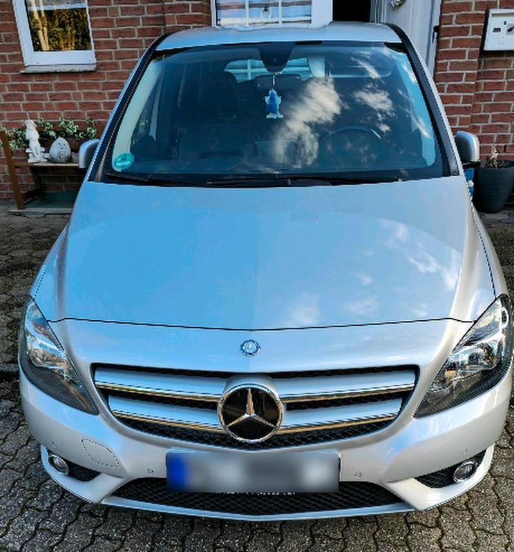 Gebraucht Mercedes B200 163 PS (119 kW) 2014 Silber Van / Kleinbus