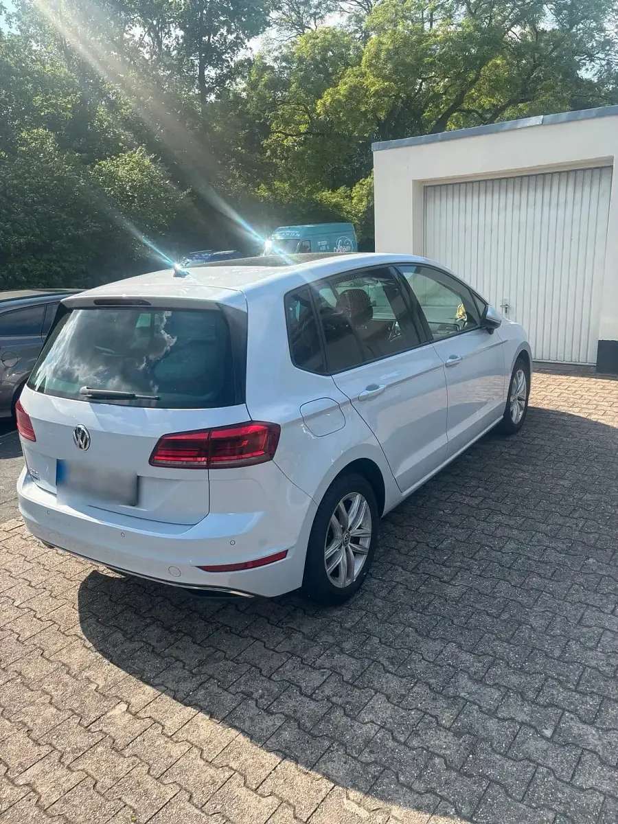 Gebraucht VW Golf Sportsvan 85 PS (62 kW) 2018 Weiß Van / Kleinbus