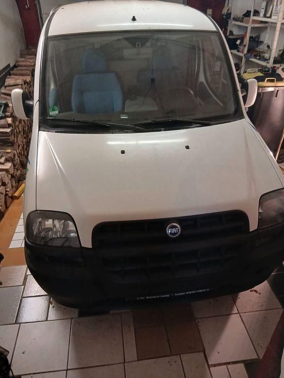 Weiß Gebraucht 2005 Fiat Doblò Dynamic Van / Kleinbus | 12.000 € - Bild 1/4