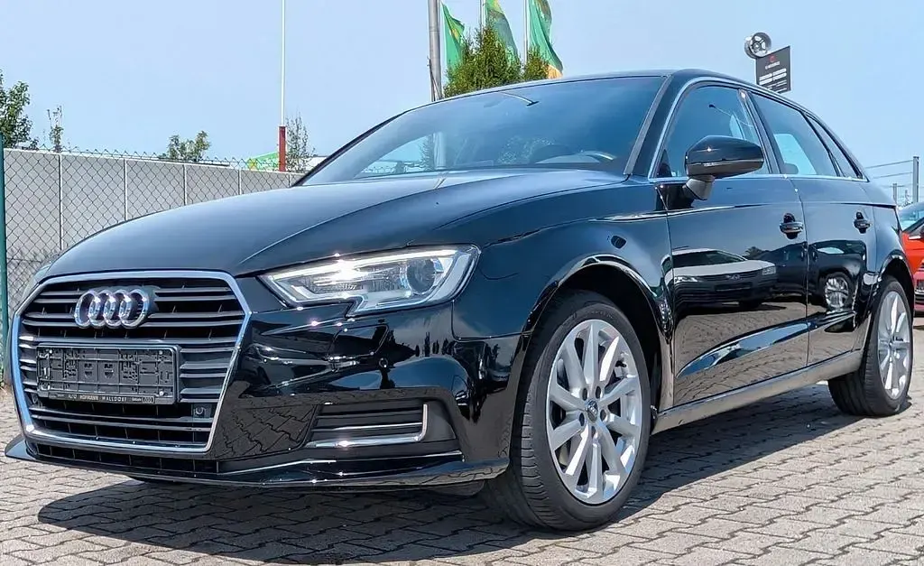 Gebraucht Audi A3 Design 116 PS (85 kW) 2019 Schwarz Limousine