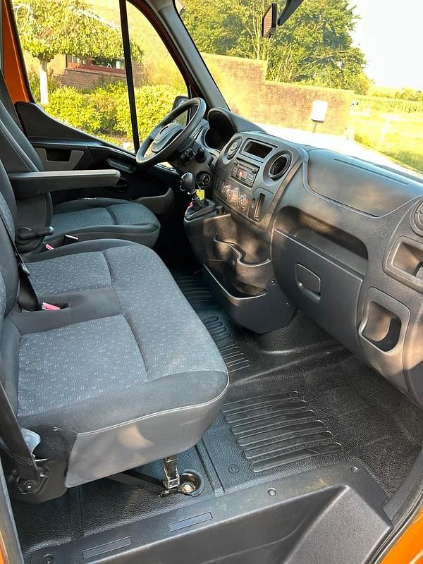 Gebraucht Opel Movano 125 PS (91 kW) 2016 Orange Kombi