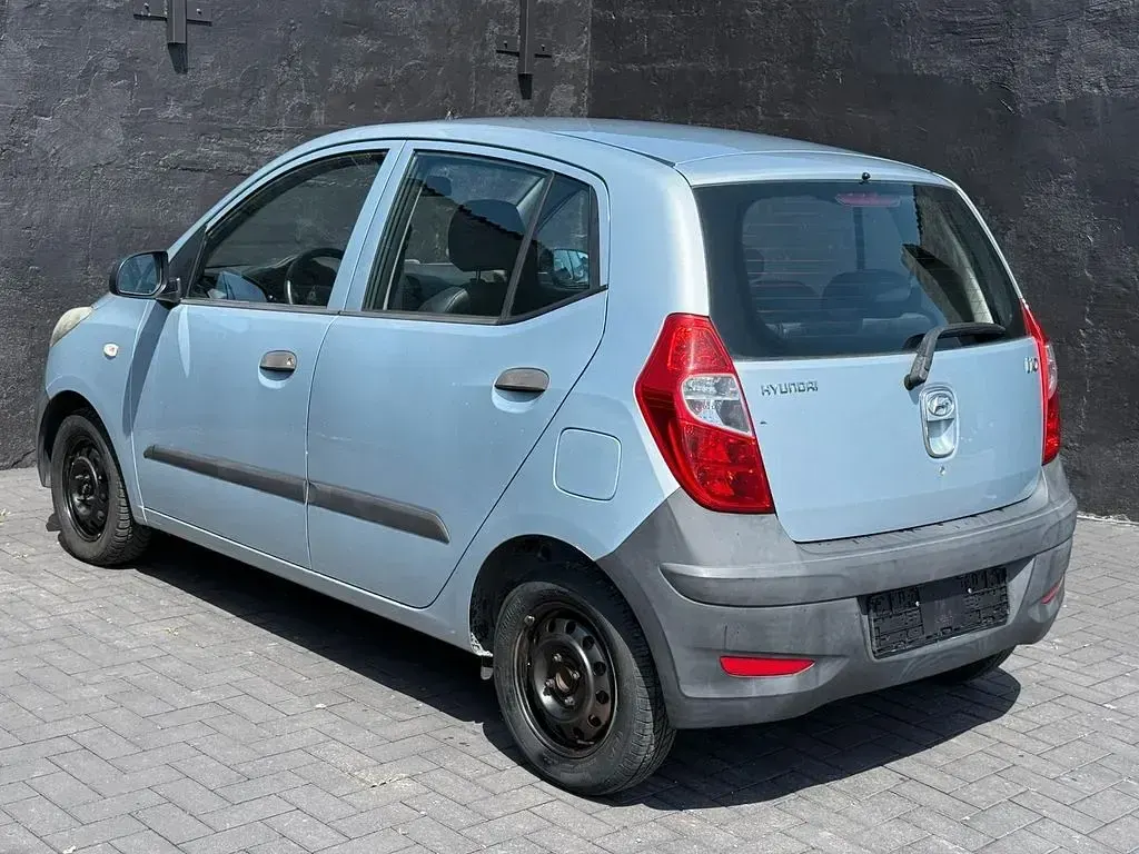 Gebraucht Hyundai i10 Classic 69 PS (50 kW) 2012 Silber Kleinwagen