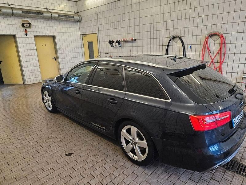 Blau Gebraucht 2013 Audi A6 Ambiente Kombi | 13.000 € (Fairer Preis) - Bild 1/4