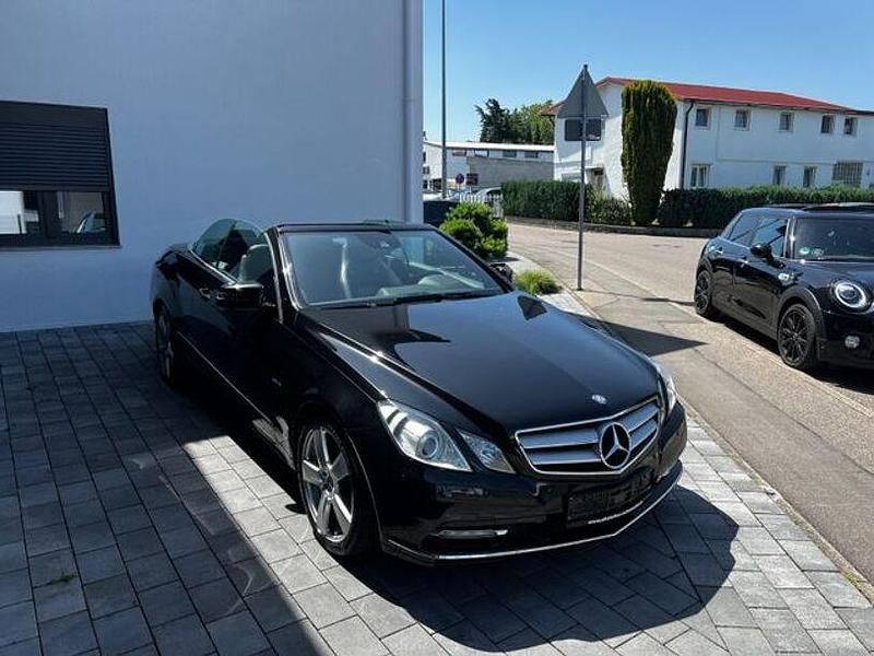 Gebraucht Mercedes E250 Avantgarde 204 PS (150 kW) 2012 Schwarz Cabrio