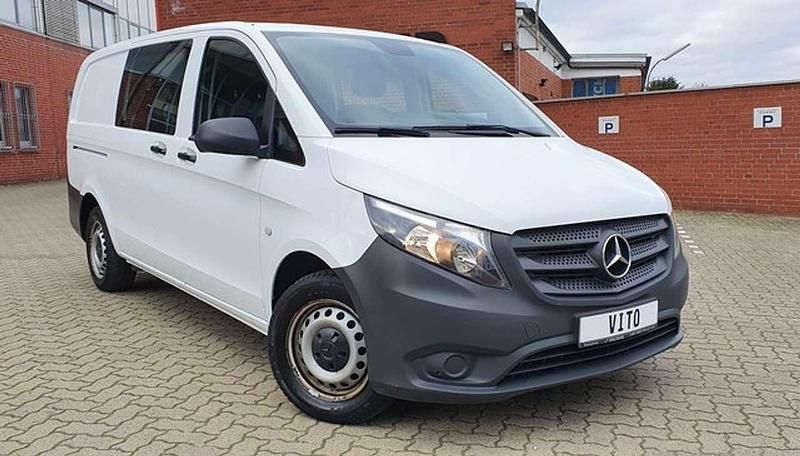 Weiß Gebraucht 2017 Mercedes Vito Van / Kleinbus | 19.950 € (Teuer) - Bild 1/4