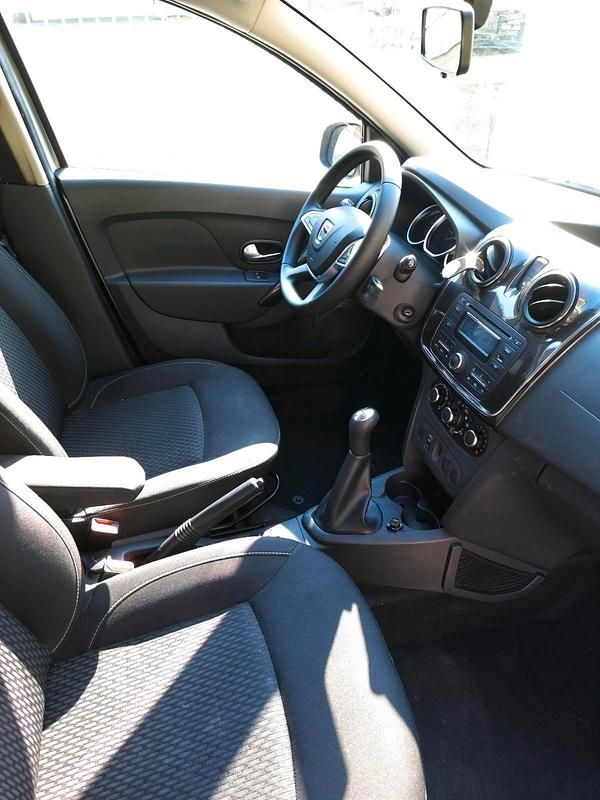 Gebraucht Dacia Logan 90 PS (66 kW) 2017 Silber Kombi