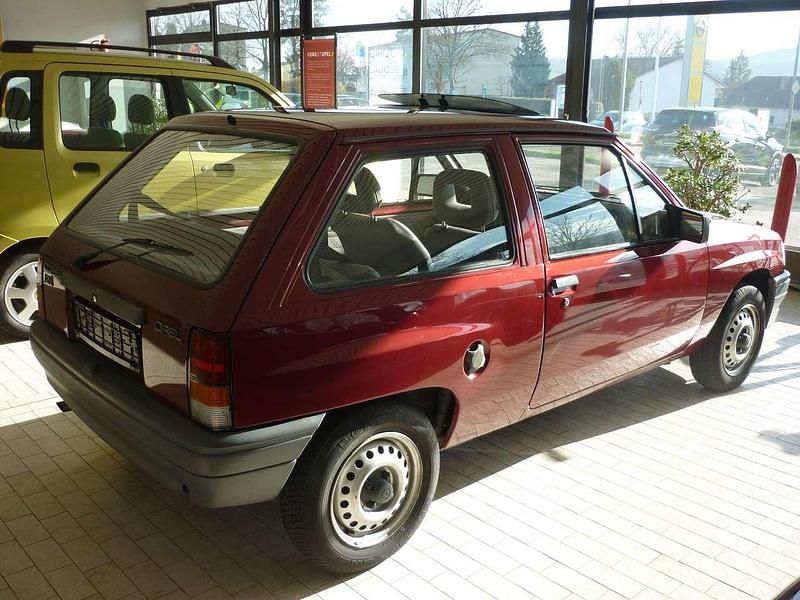 Gebraucht Opel Corsa 45 PS (33 kW) 1993 Bordeauxrot Limousine