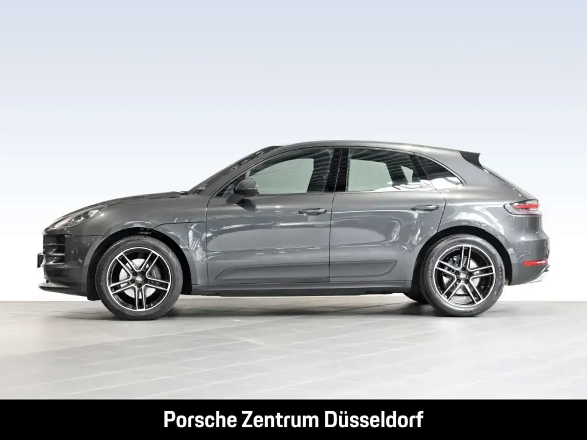 Gebraucht Porsche Macan 245 PS (180 kW) 2021 Vulkangraumetallic SUV