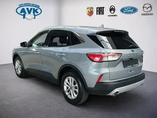 Używany Ford Kuga Titanium 150 KM (110 kW) 2023 Srebrny SUV