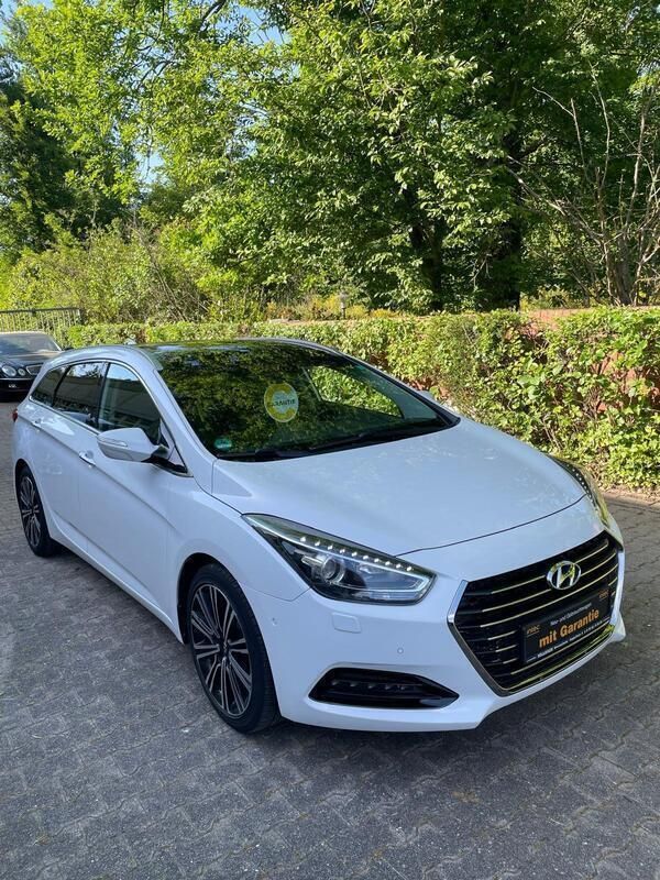 Creamy white / sol Gebraucht 2015 Hyundai i40 Premium Kombi | 11.450 € (Fairer Preis) - Bild 1/4
