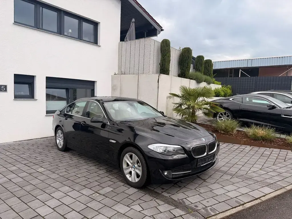 Gebraucht BMW 523 204 PS (150 kW) 2010 Schwarz Limousine