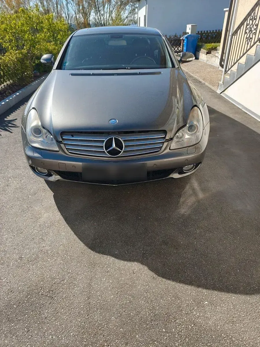 Gebraucht Mercedes CLS550 387 PS (284 kW) 2007 Grau Limousine