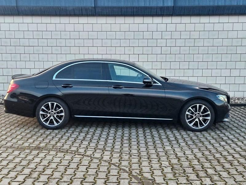 Gebraucht Mercedes E250 211 PS (155 kW) 2018 Schwarz Limousine