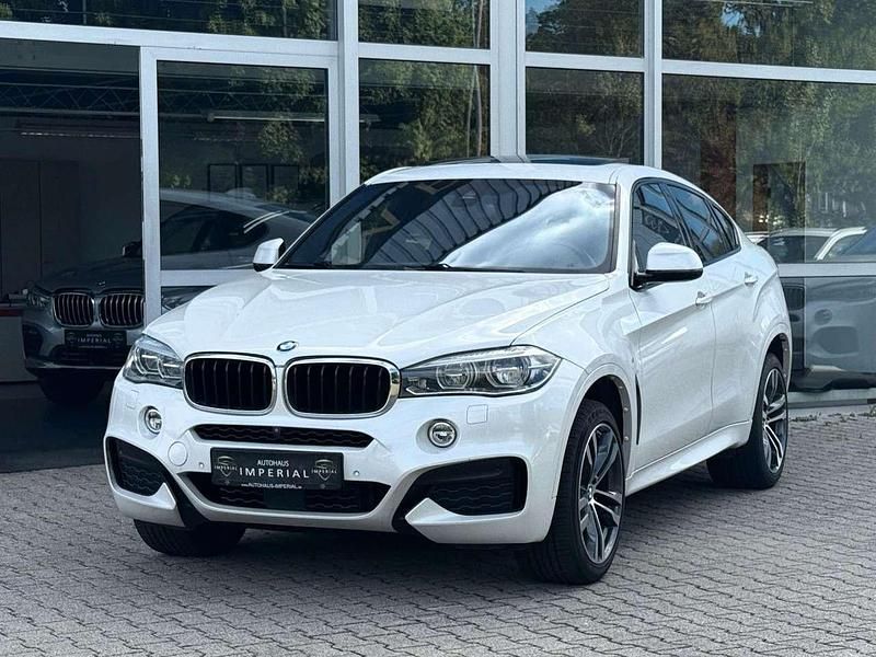 Mineralweiss metallic Gebraucht 2018 BMW X6 M Sport SUV | 37.850 € (Fairer Preis) - Bild 1/4