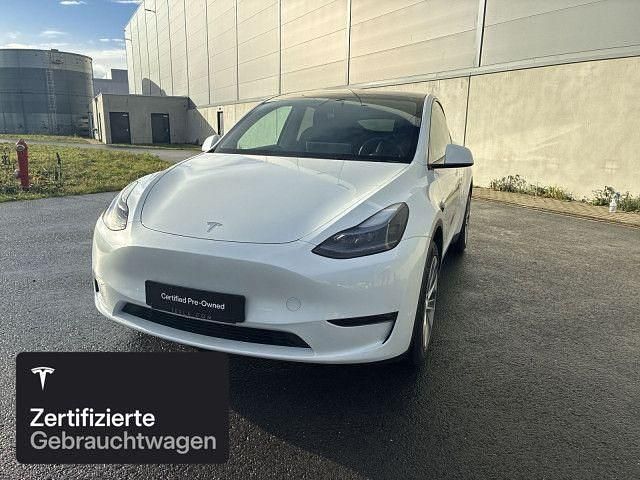 Weiß Gebraucht 2022 Tesla Model Y Long Range AWD SUV | 34.500 € (Etwas zu teuer) - Bild 1/4