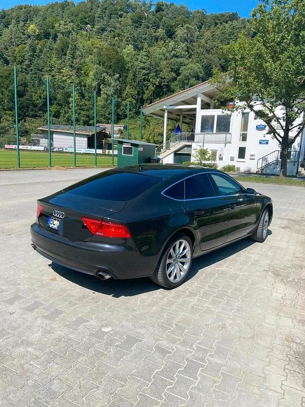 Braun Gebraucht 2010 Audi A7 Kleinwagen | 19.500 € (Etwas zu teuer) - Bild 1/4