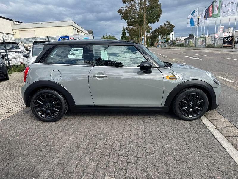 Gebraucht Mini Cooper 136 PS (100 kW) 2018 Moonwalk grey Kleinwagen