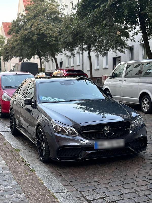Grau Gebraucht 2017 Mercedes E400 AMG Limousine | 23.499 € (Fairer Preis) - Bild 1/4