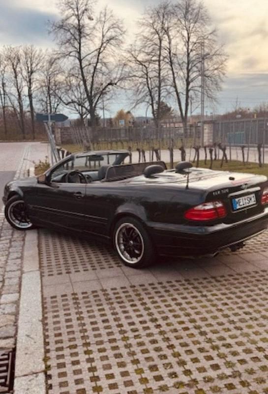 Schwarz Gebraucht 2001 Mercedes CLK320 Cabrio | 7.250 € (Fairer Preis) - Bild 1/4