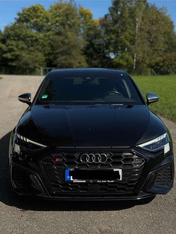 Schwarz Gebraucht 2022 Audi S3 Basis Kleinwagen | 36.900 € (Fairer Preis) - Bild 1/4