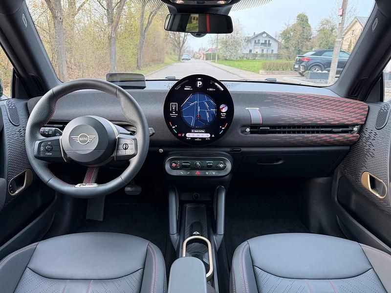 Second-hand Mini Cooper SE 159 kW (217 CP) 2025 Negru Hatchback