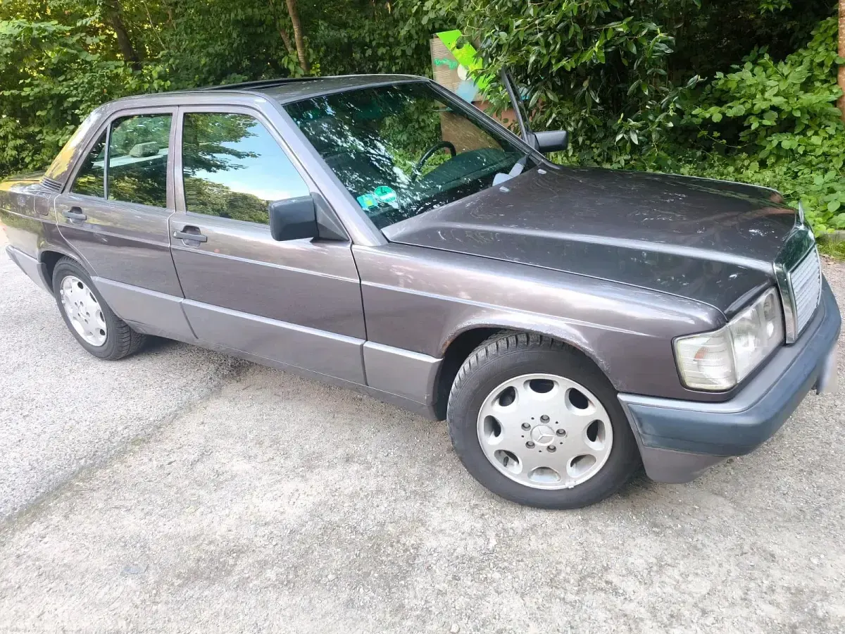 Gebraucht Mercedes 190 109 PS (80 kW) 1992 Limousine