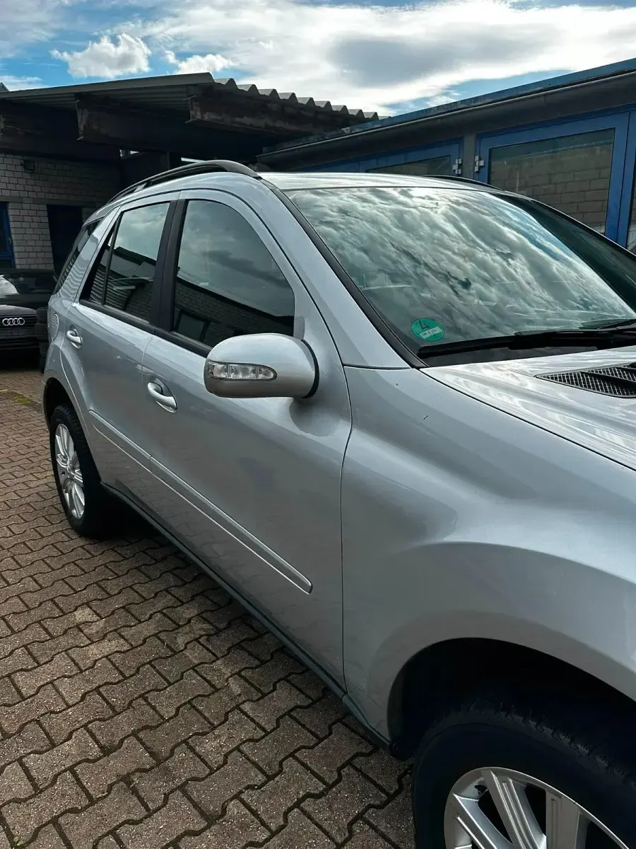 Gebraucht Mercedes ML280 190 PS (139 kW) 2006 Silber SUV