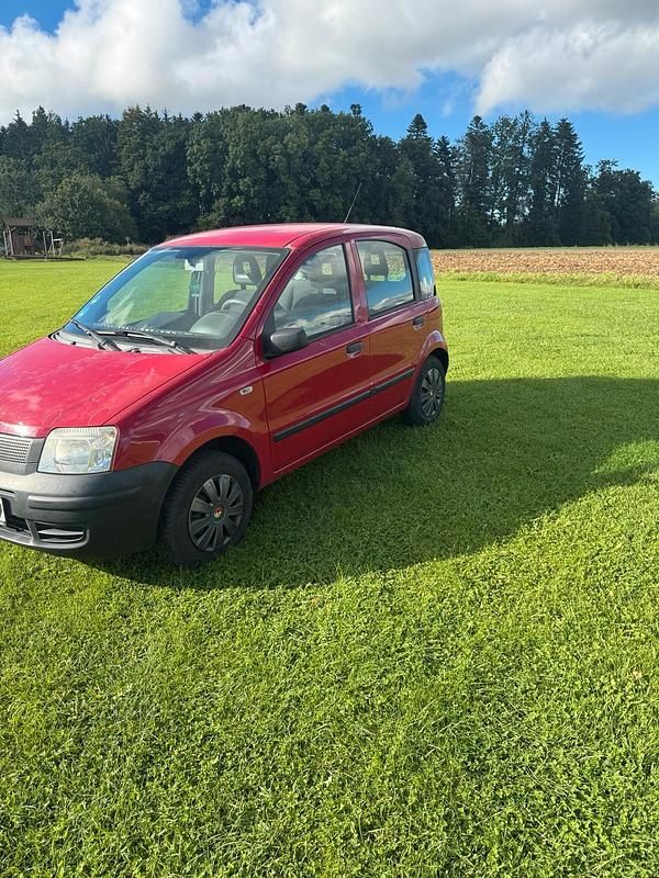 Rot Gebraucht 2009 Fiat Panda Kleinwagen | 1.750 € (Fairer Preis) - Bild 1/4