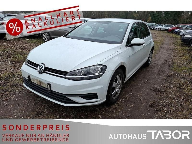 Gebraucht VW Golf VII 86 PS (63 kW) 2018 Pure white Limousine