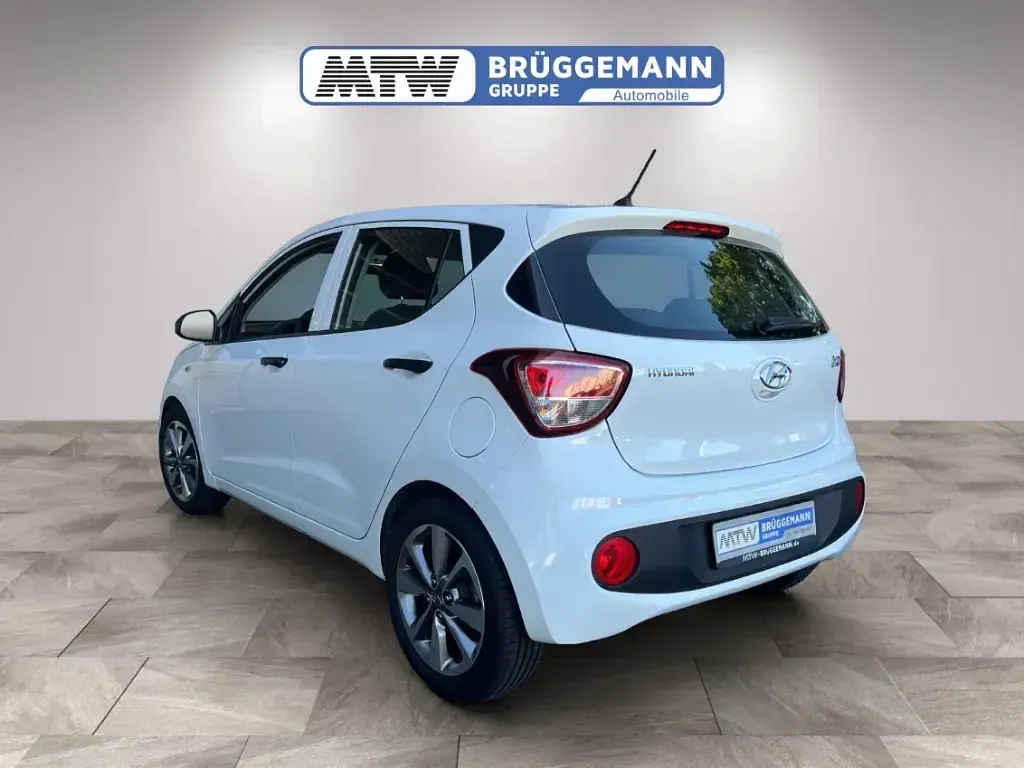 Gebraucht Hyundai i10 Select 67 PS (49 kW) 2018 Sol (weiss Kleinwagen