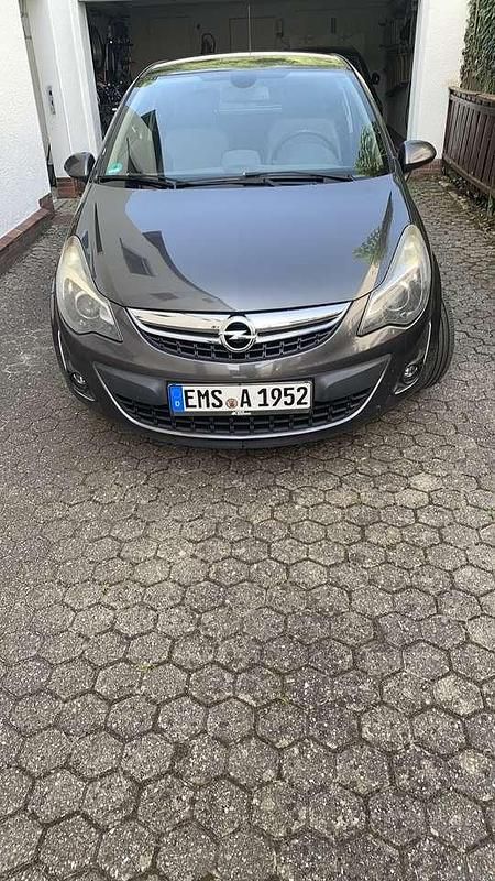 Grau Gebraucht 2011 Opel Corsa Innovation Kleinwagen | 2.900 € (Guter Preis) - Bild 1/4
