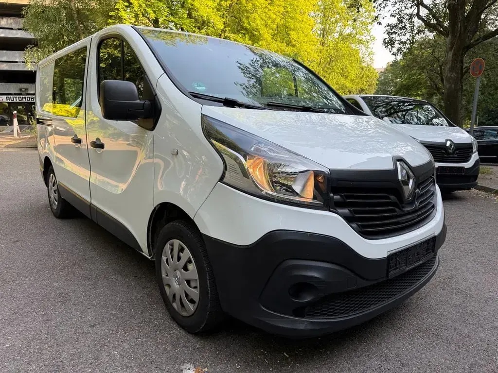 Gebraucht Renault Trafic Komfort 125 PS (91 kW) 2019 Weiß Van / Kleinbus