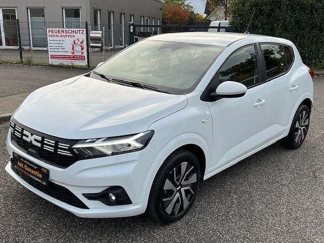 Gebraucht Dacia Sandero Expression 91 PS (66 kW) 2024 Weiß Limousine