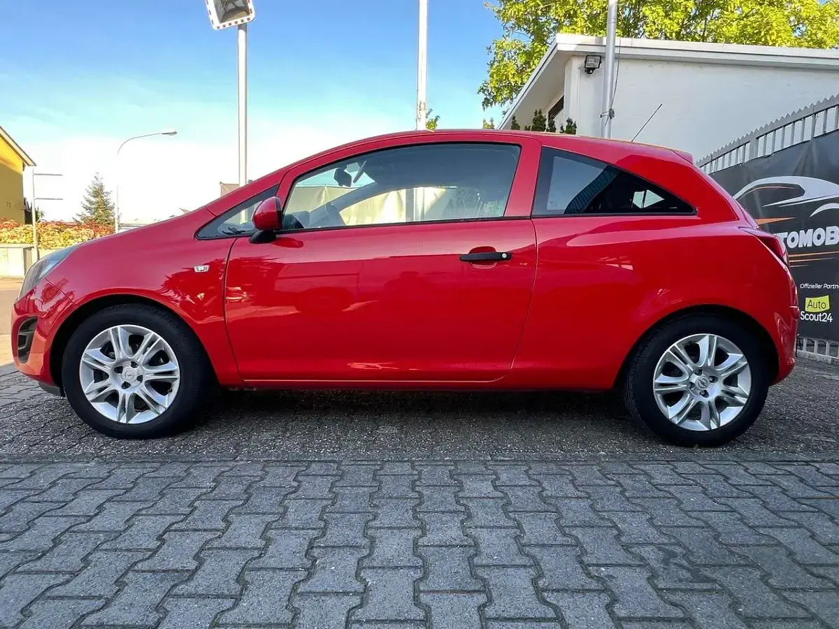 Gebraucht Opel Corsa Selection 69 PS (50 kW) 2013 Magma rot (b) Kleinwagen
