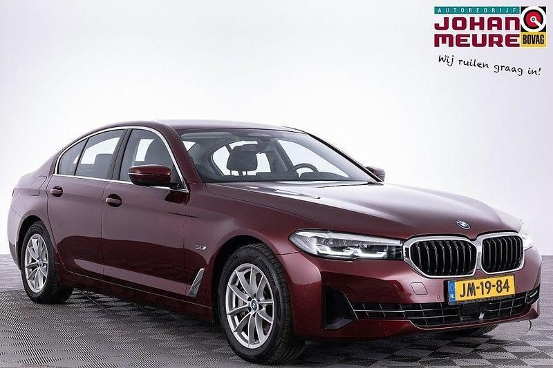 Gebraucht BMW 545e Executive 393 PS (289 kW) 2022 Limousine
