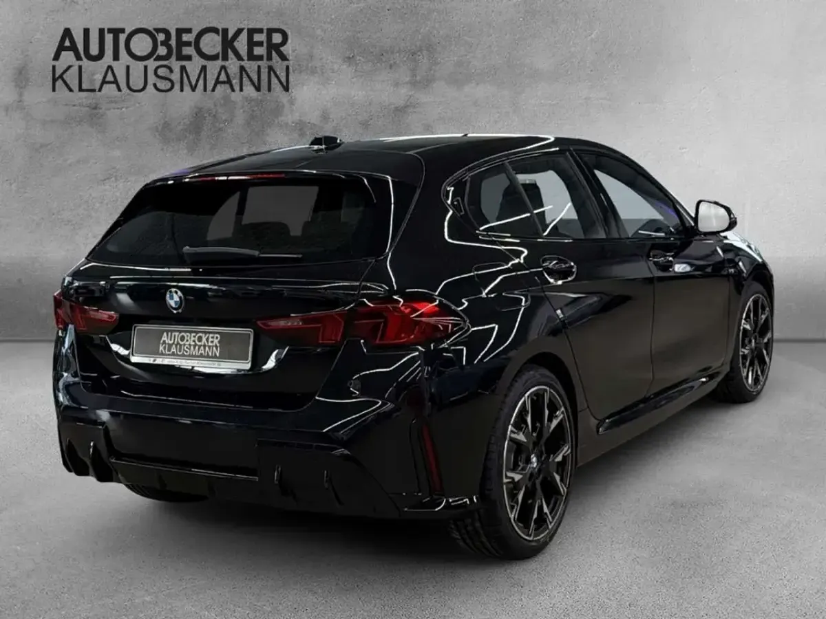 Gebraucht BMW 120 M Sport 170 PS (125 kW) 2026 Portimao blau metallic Kleinwagen