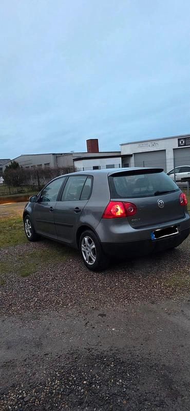 Gebraucht VW Golf IV 81 PS (59 kW) 2005 Grau Limousine