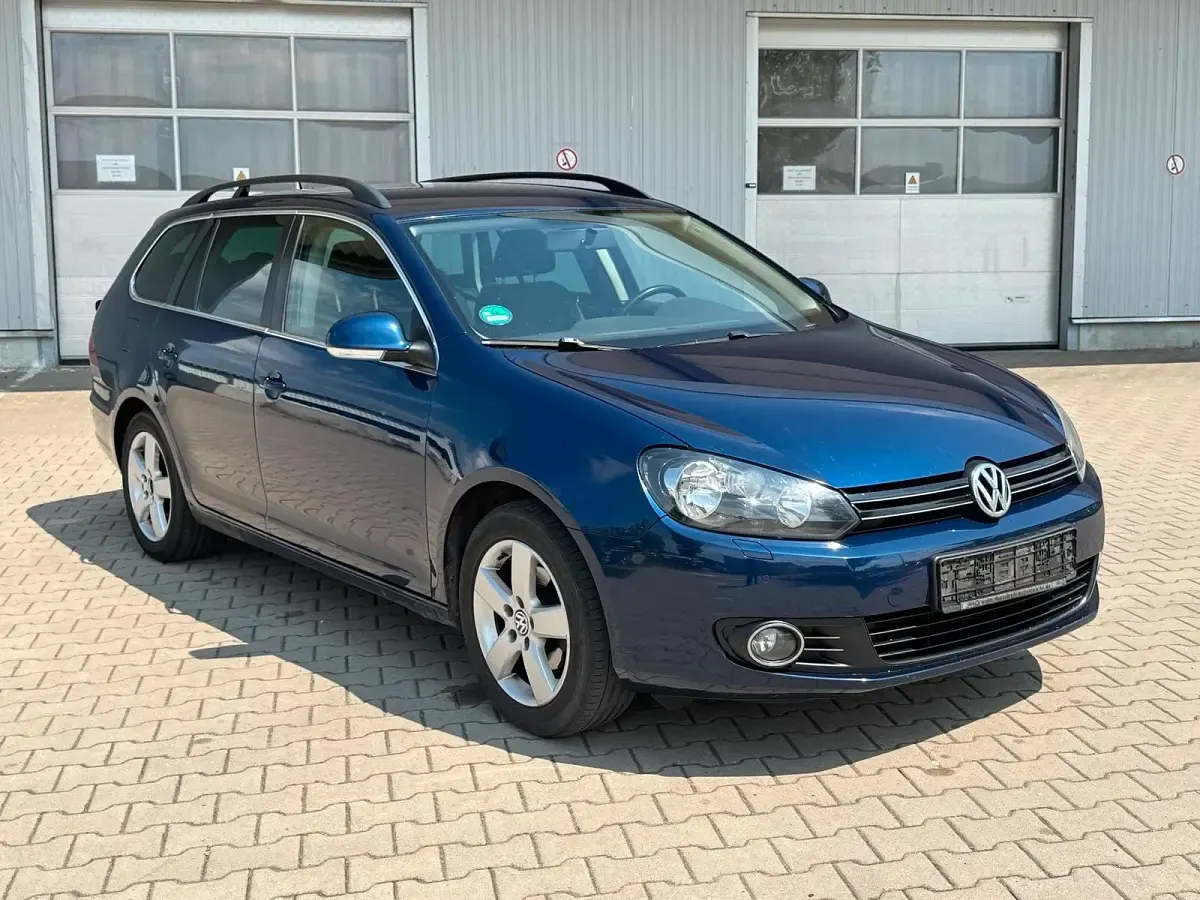 Gebraucht VW Golf VI 105 PS (77 kW) 2011 Blau Kleinwagen