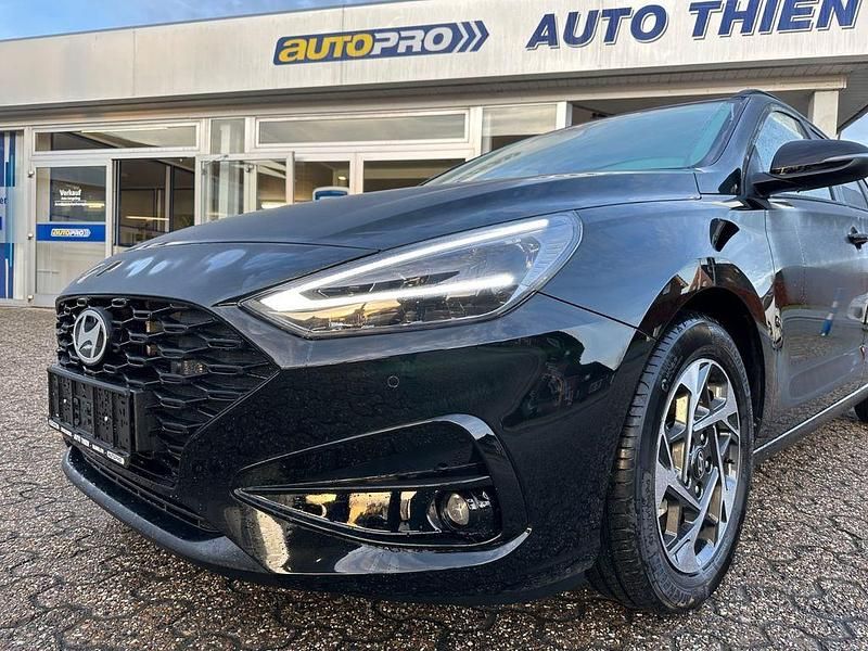 Neu Hyundai i30 GO! 140 PS (102 kW) 2025 Schwarz Kombi