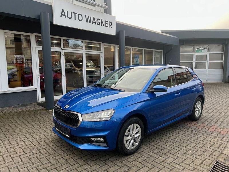 Blau Gebraucht 2024 Skoda Fabia Selection Limousine | 19.990 € (Etwas zu teuer) - Bild 1/4