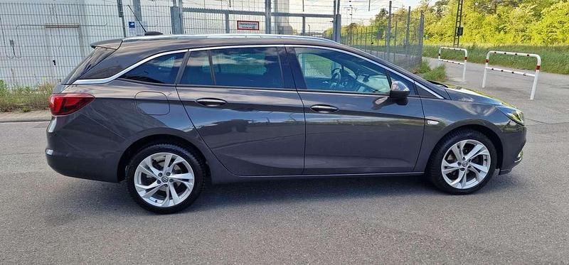 Gebraucht Opel Astra Dynamic 125 PS (91 kW) 2016 Grau Kombi