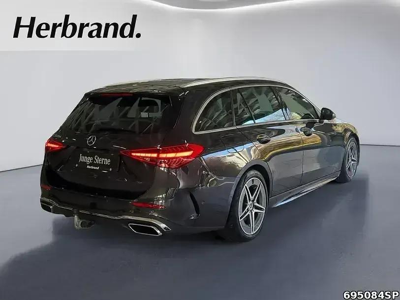 Gebraucht Mercedes C300 AMG 265 PS (194 kW) 2025 Metalliclack graphitgrau Kombi