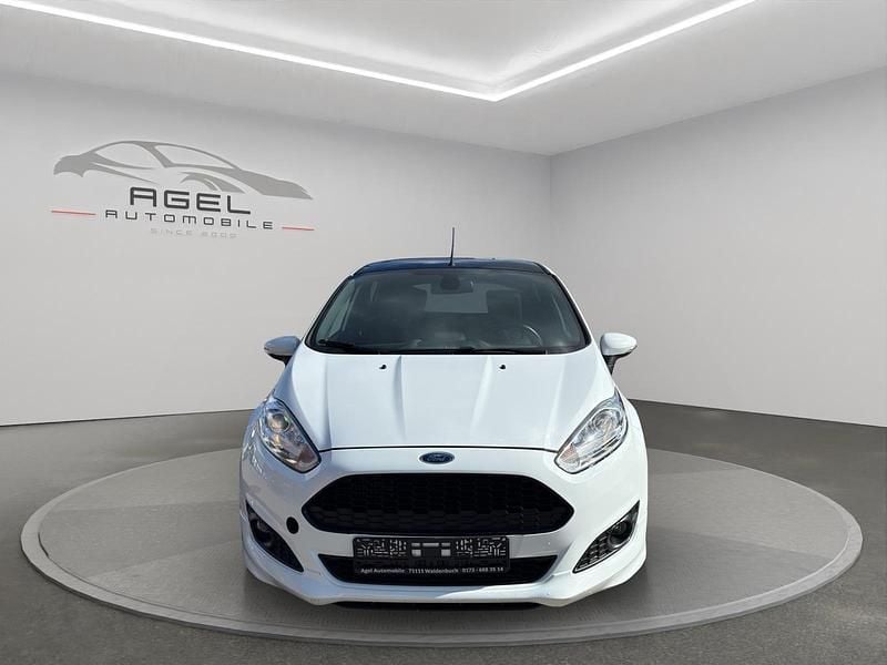 Gebraucht Ford Fiesta ST-Line 101 PS (74 kW) 2017 Frostweiß Kleinwagen